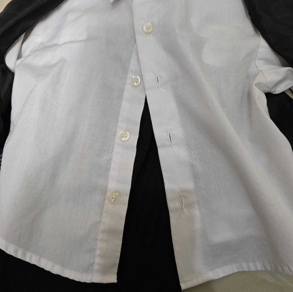 Nautica 4 Piece Set Size 3T/3 - Picture 3 of 6